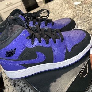 Jordan 1’s black dark concords